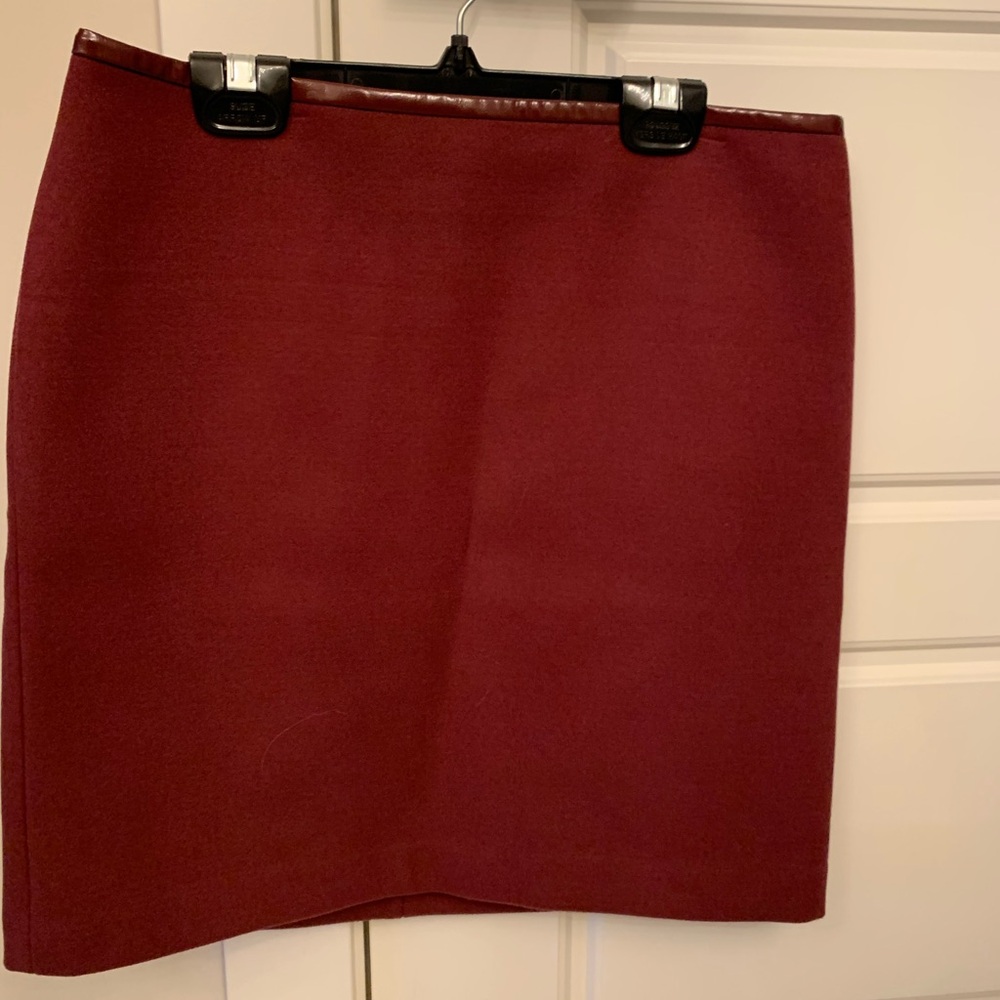 NWT | White House Black Market | Rich Red Mini Skirt | SZ 0